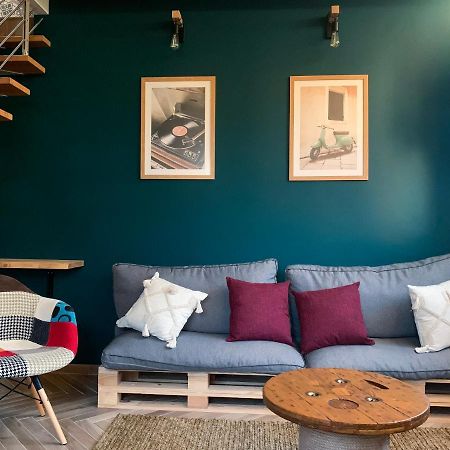 Charming Attic Apartment With Balcony & Swimming Pool Дезенцано-дель-Гарда Экстерьер фото