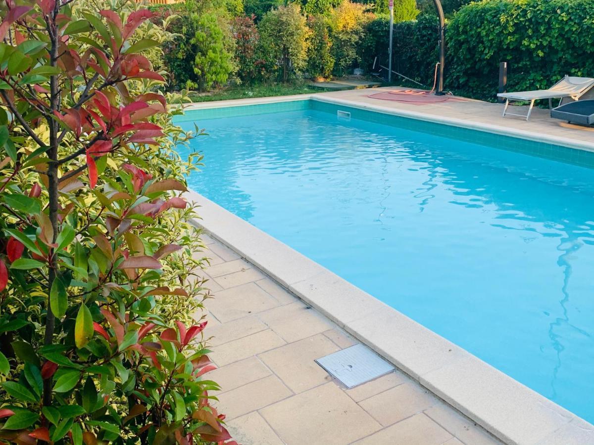 Charming Attic Apartment With Balcony & Swimming Pool Дезенцано-дель-Гарда Экстерьер фото
