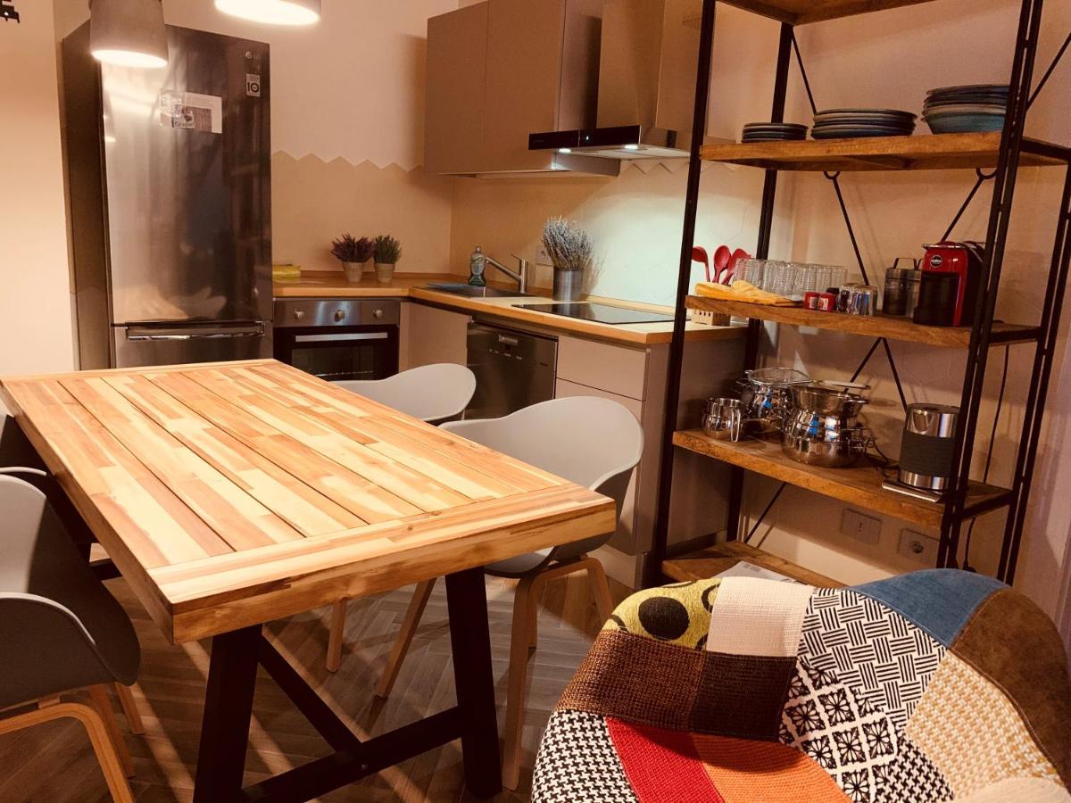 Charming Attic Apartment With Balcony & Swimming Pool Дезенцано-дель-Гарда Экстерьер фото