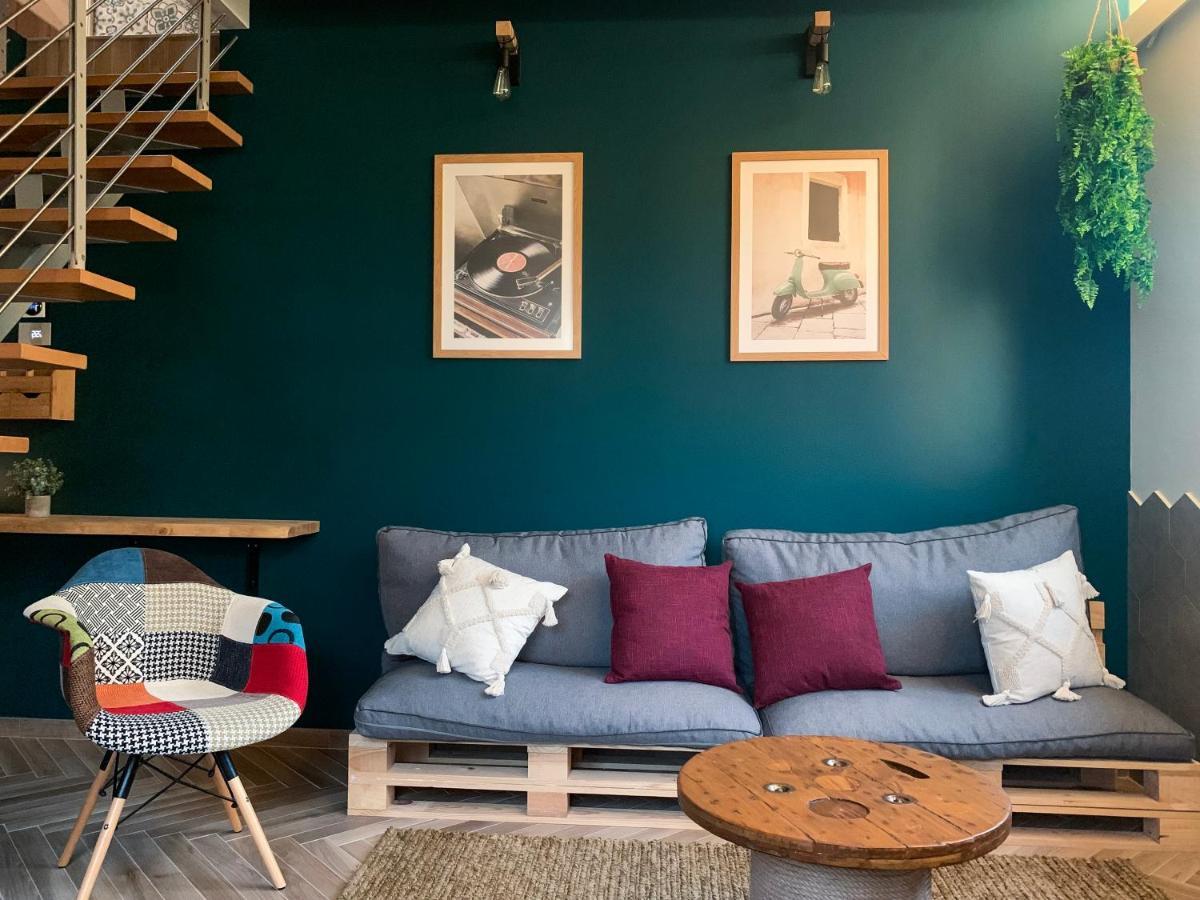 Charming Attic Apartment With Balcony & Swimming Pool Дезенцано-дель-Гарда Экстерьер фото